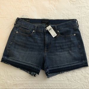Banana Republic 4in Denim shorts